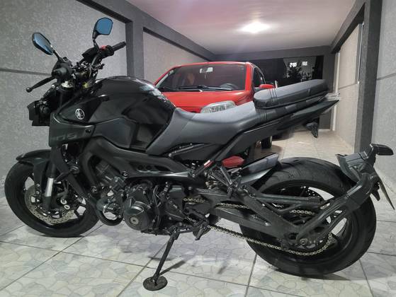 YAMAHA MT-09 